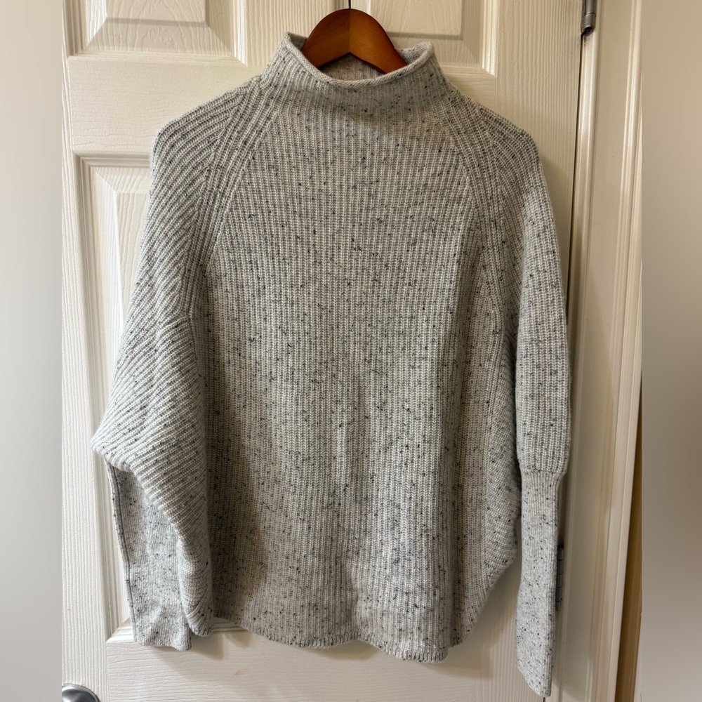 Club Monaco cashmere Gray Turtleneck Sweater
